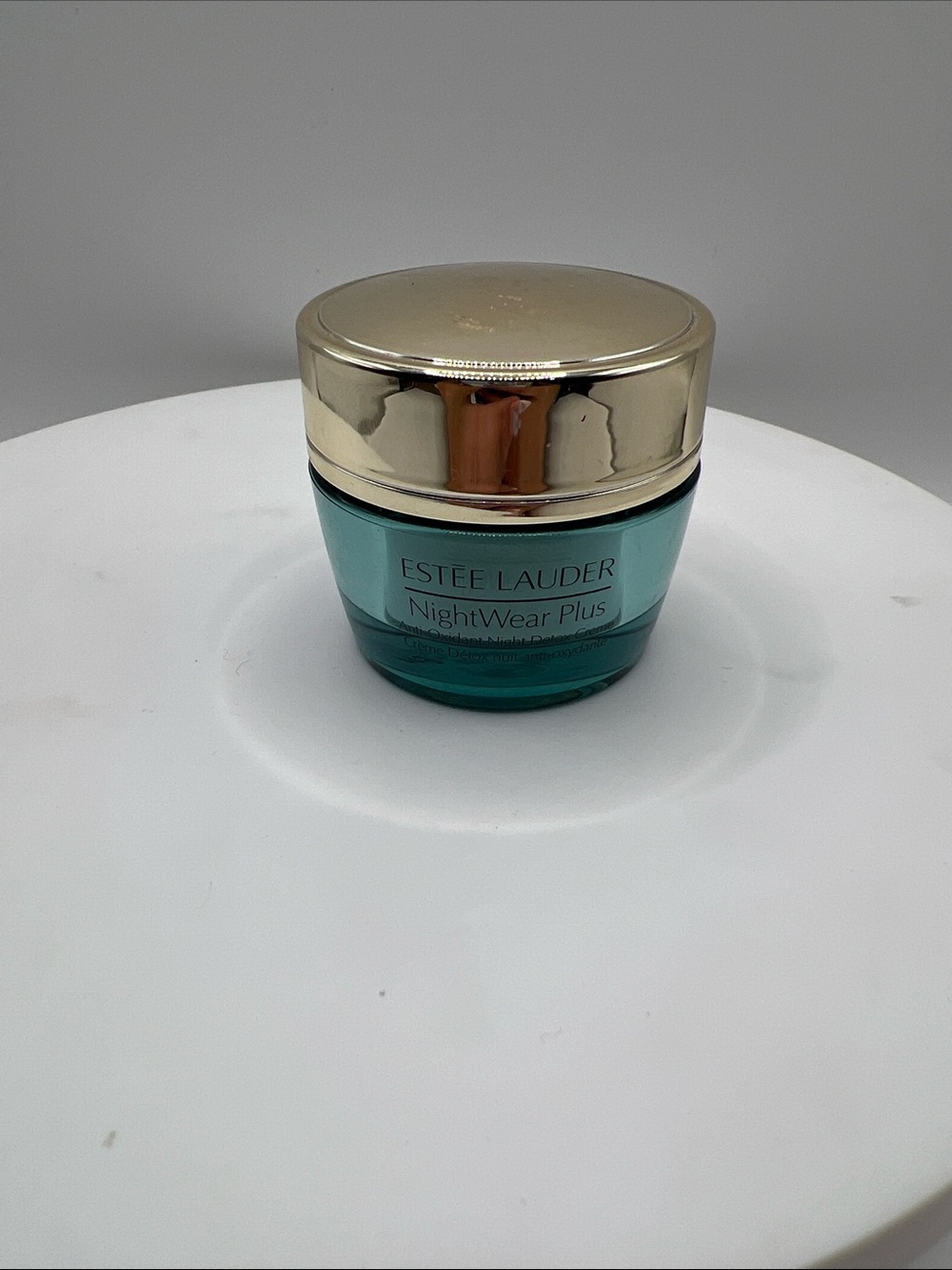 672. Estee Lauder Nightwear Plus. New out of box. - Picture 1 of 3